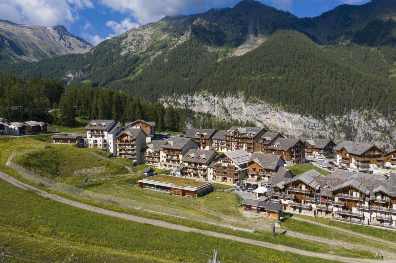Aparthotel Les Terrasses Du Soleil D'Or By Infini Mountain Les Orres Exteriér fotografie